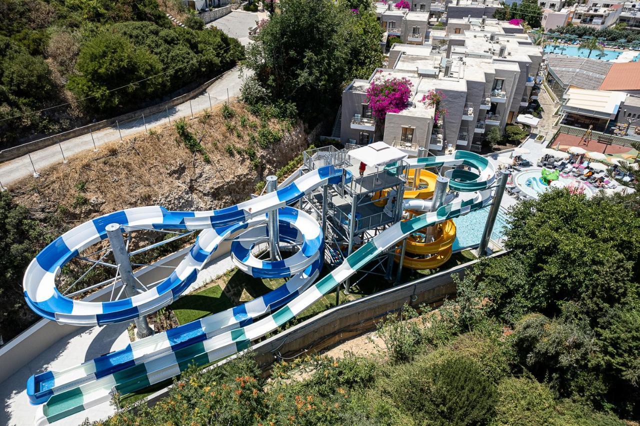 ปอร์โต ปลาตาเนียส บีช รีสอร์ต แอนด์ สปา Hotel ปลาเตเนียส ภายนอก รูปภาพ Aerial view of the water park
