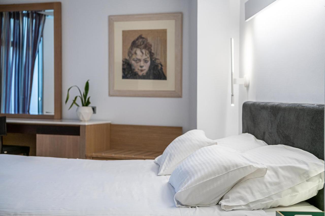 ปอร์โต ปลาตาเนียส บีช รีสอร์ต แอนด์ สปา Hotel ปลาเตเนียส ภายนอก รูปภาพ A room at the hotel