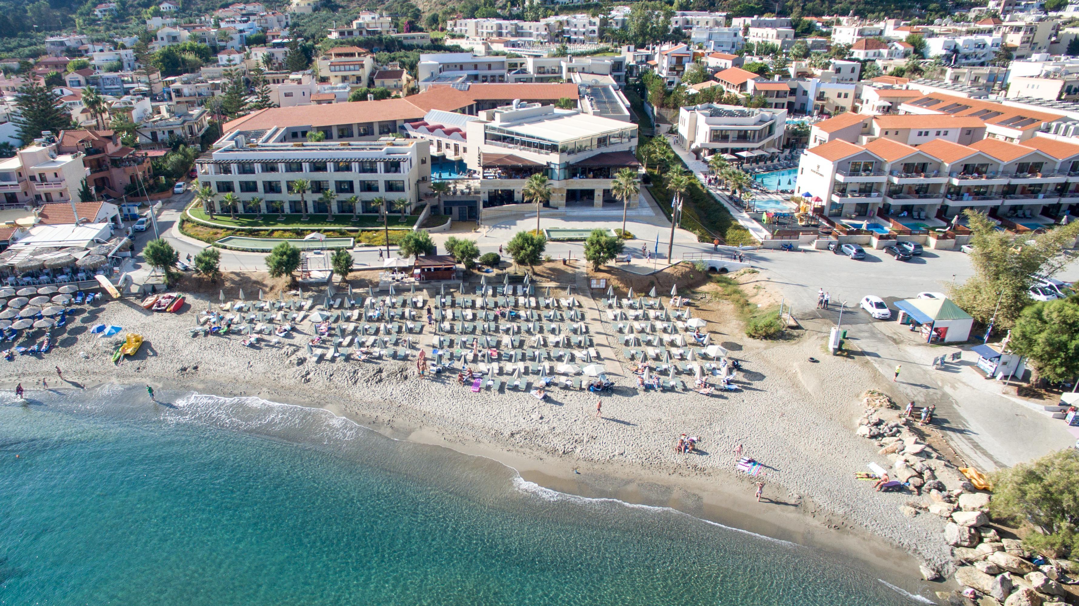 ปอร์โต ปลาตาเนียส บีช รีสอร์ต แอนด์ สปา Hotel ปลาเตเนียส ภายนอก รูปภาพ Aerial view of the beach