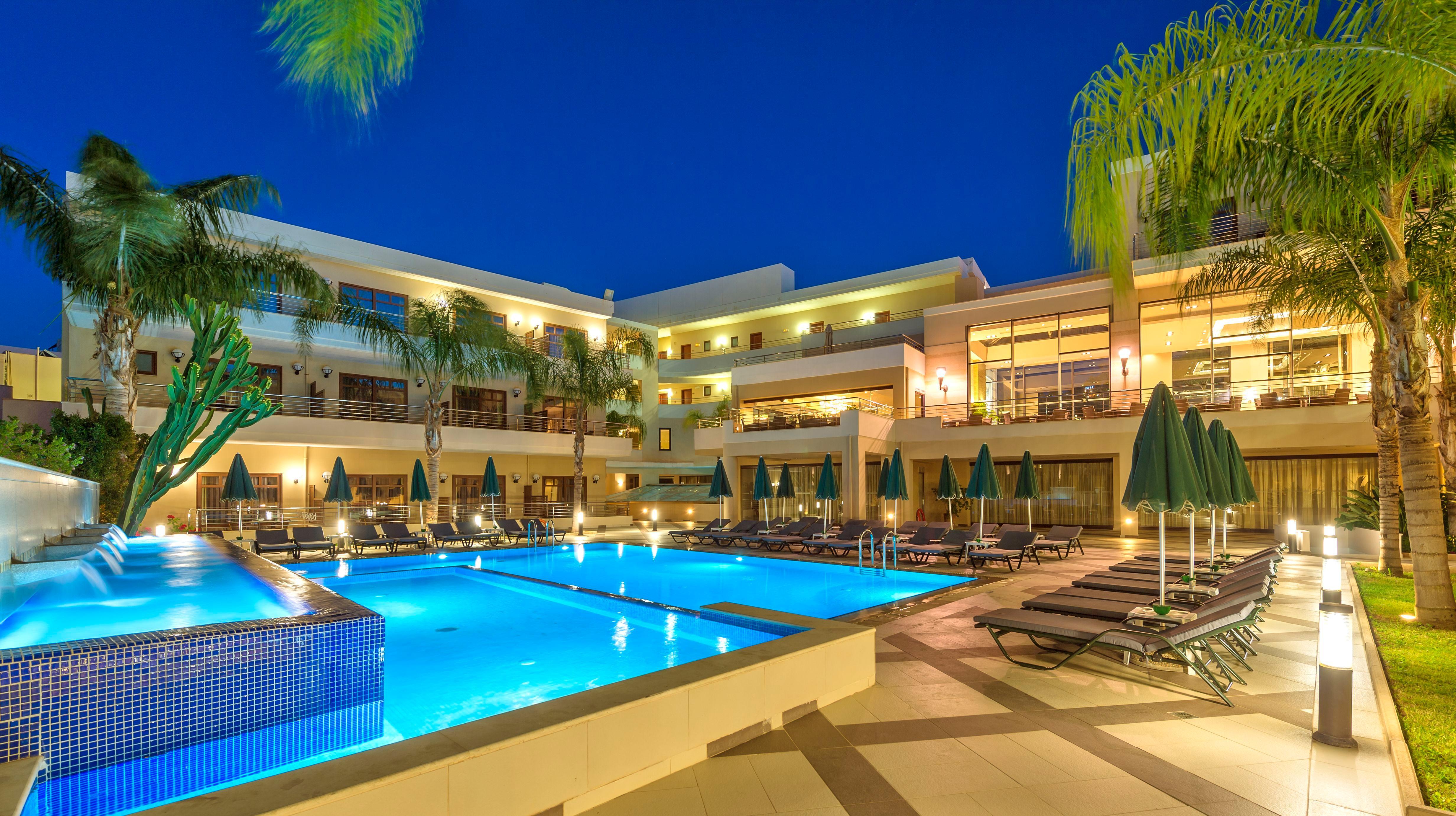ปอร์โต ปลาตาเนียส บีช รีสอร์ต แอนด์ สปา Hotel ปลาเตเนียส ภายนอก รูปภาพ The hotel's main pool