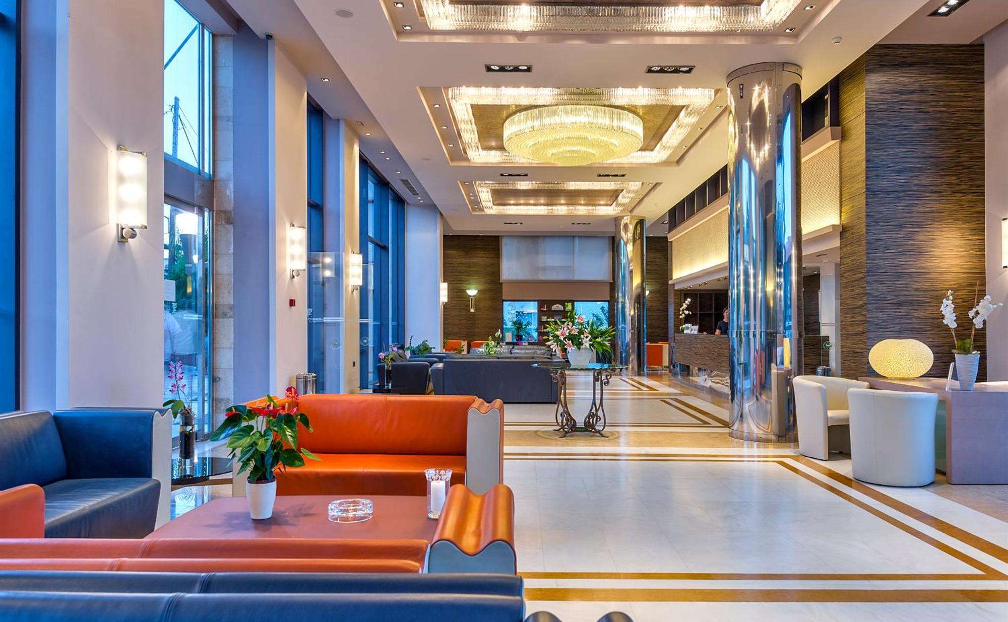 ปอร์โต ปลาตาเนียส บีช รีสอร์ต แอนด์ สปา Hotel ปลาเตเนียส ภายนอก รูปภาพ Lobby